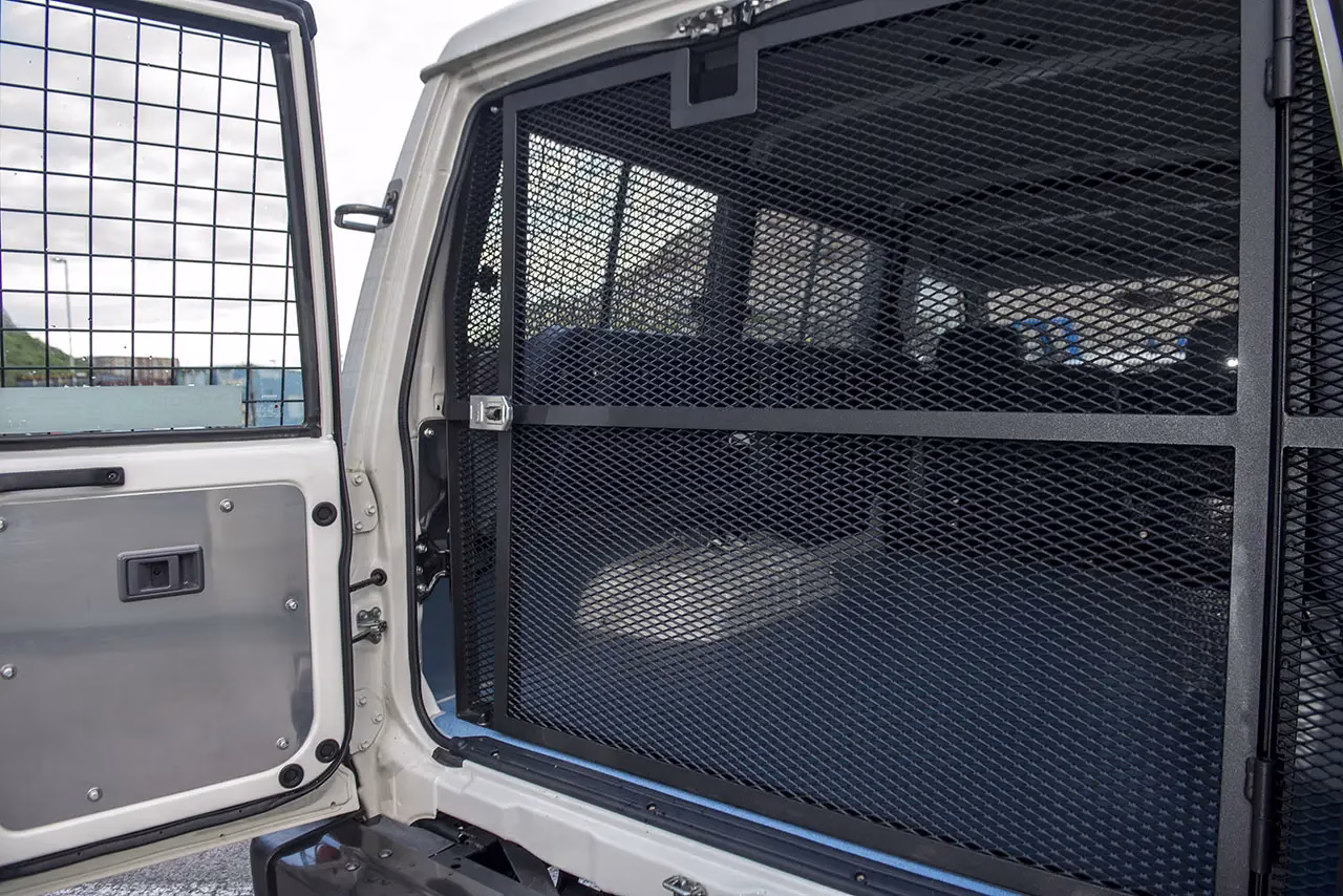 78-prison-van-interior-G1