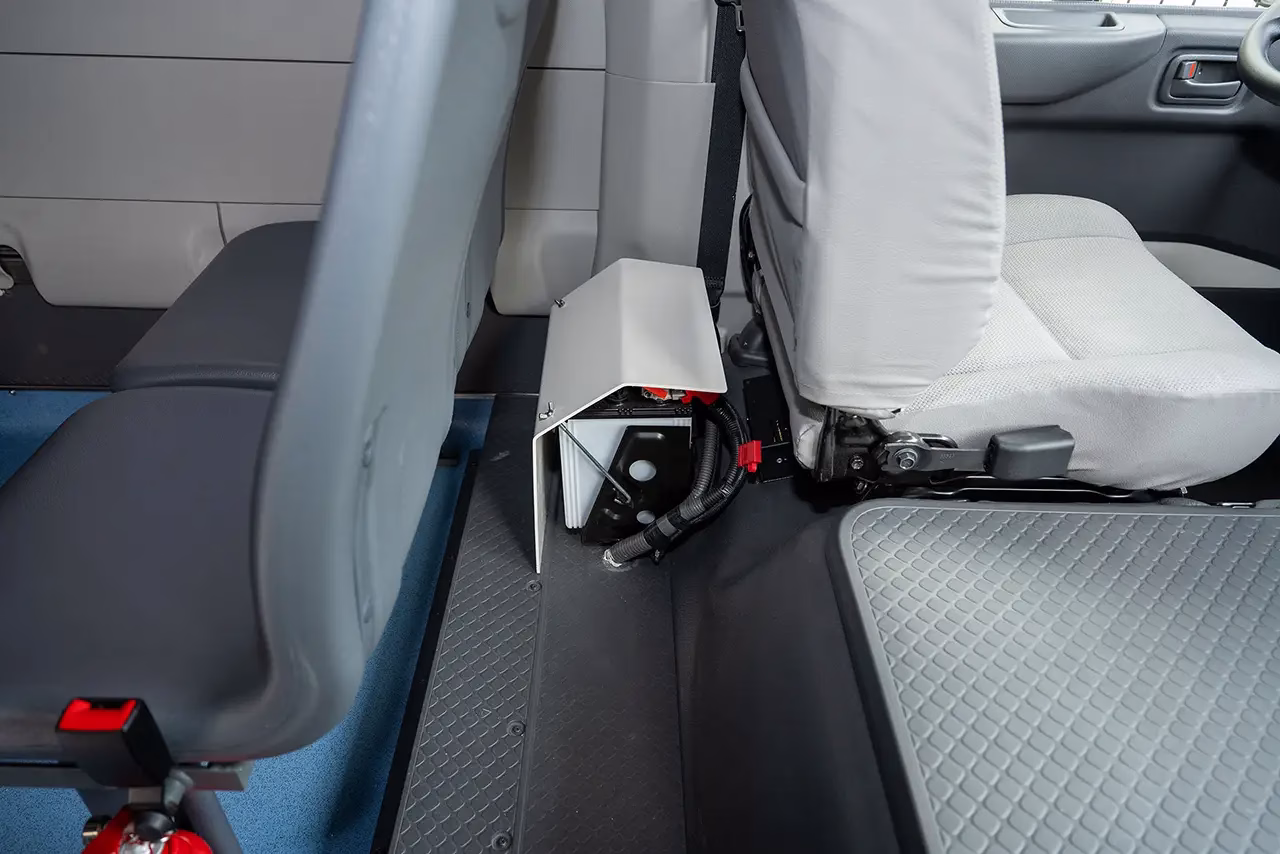 coaster-prisoner-transporter-interior-G22