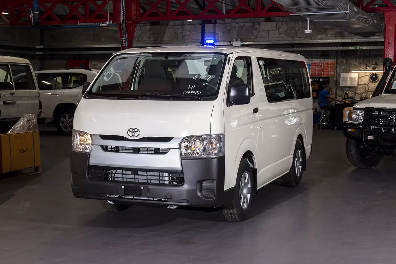 hiace-prison-van-exterior-G1 (1)